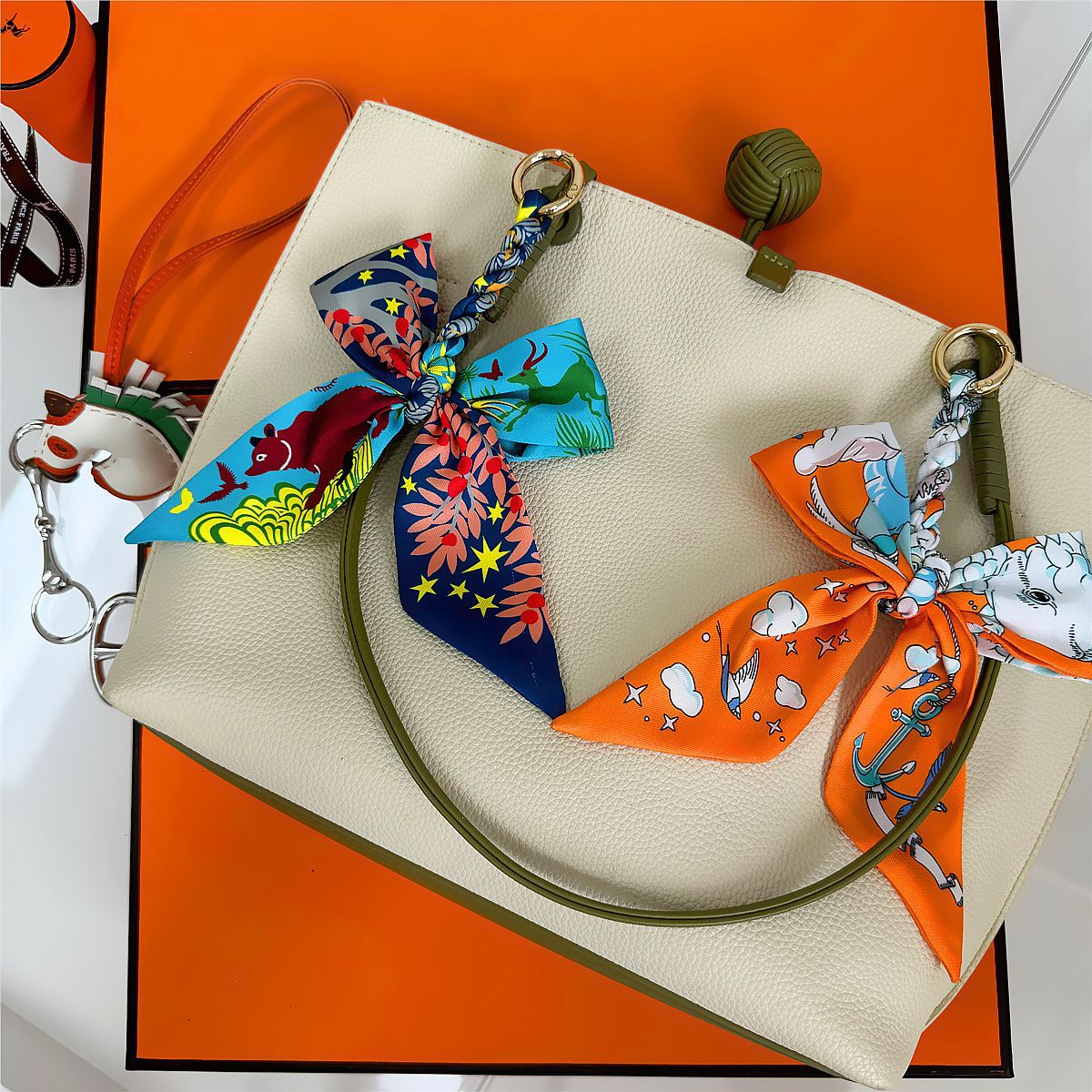 Women Bags Ysl - Eleganter Seidenschal-Schleifen-Taschenanhänger, mehrfarbig, für Damen, Kawaii-Taschenanhänger-Schlüsselanhänger-Accessoire,