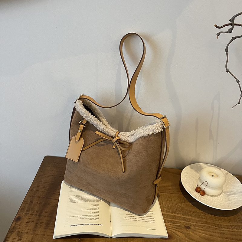 Einfarbige Umhängetaschen aus  – Women Bags Branded Sale Bewertung und Preis