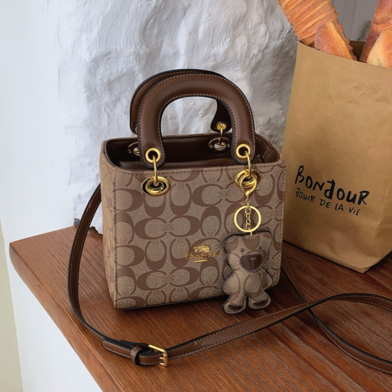 Luxuriöse Damenhandtasche im V – Women'S Bags At M&S Bewertung und Preis